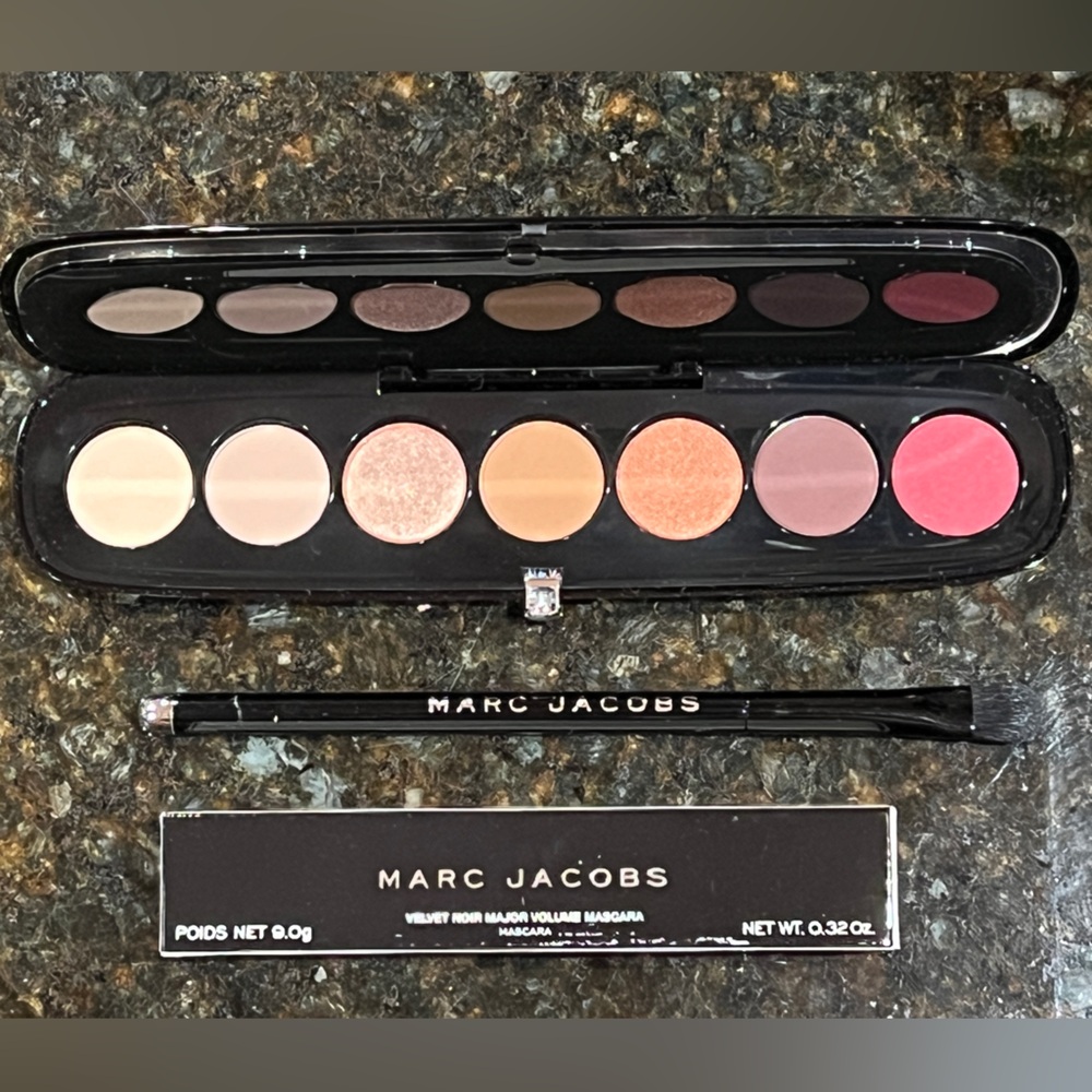 Marc Jacobs | Scandalust Eye-Conic Eyeshadow Pallette and Mascara Bundle